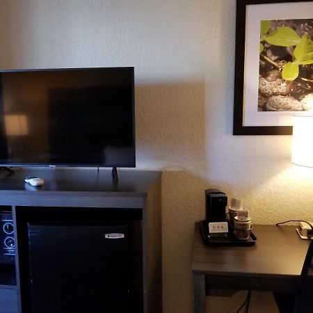 Quality Inn & Suites Leesburg Chain Of Lakes Exteriör bild