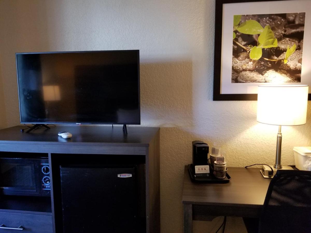 Quality Inn & Suites Leesburg Chain Of Lakes Exteriör bild