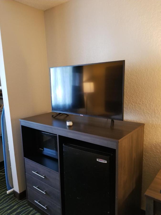 Quality Inn & Suites Leesburg Chain Of Lakes Exteriör bild