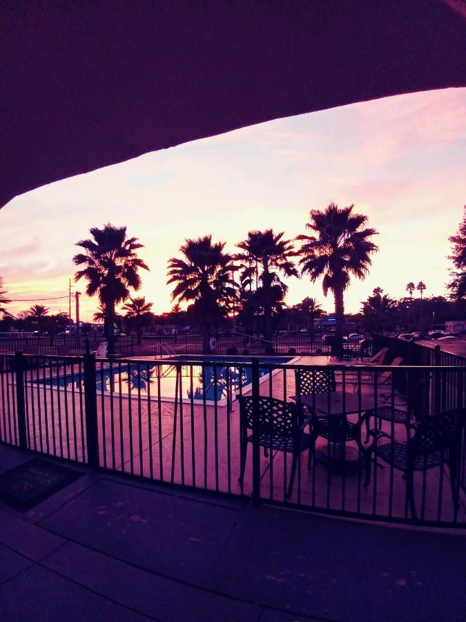 Quality Inn & Suites Leesburg Chain Of Lakes Exteriör bild