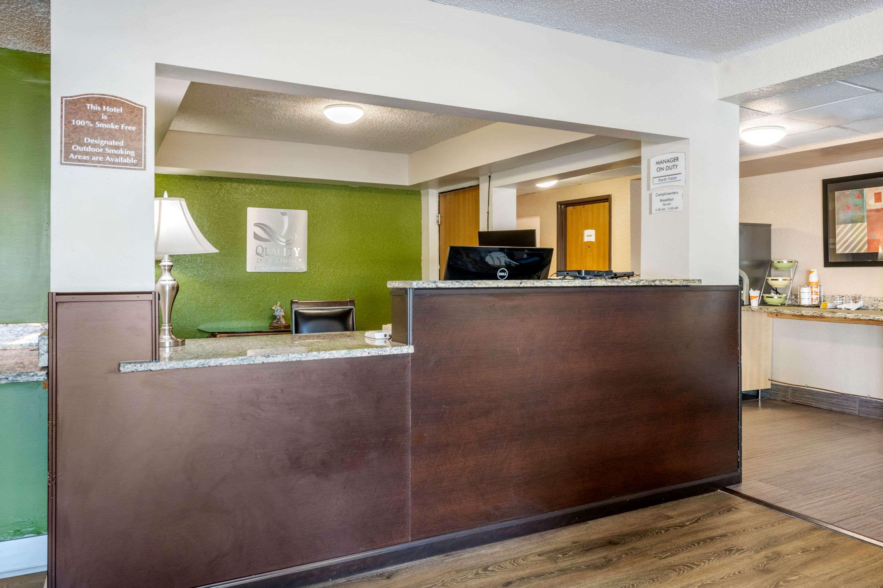 Quality Inn & Suites Leesburg Chain Of Lakes Exteriör bild