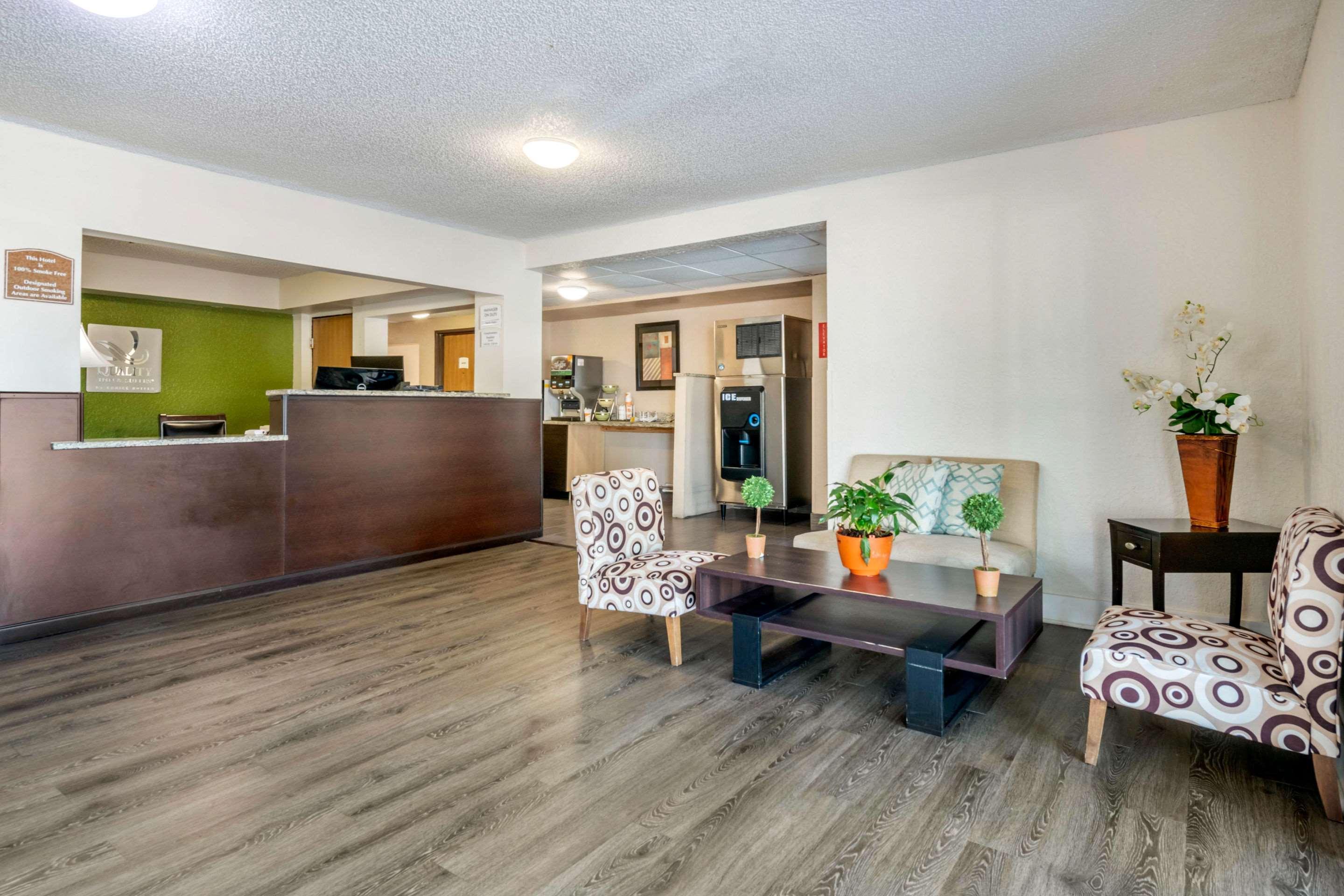 Quality Inn & Suites Leesburg Chain Of Lakes Exteriör bild