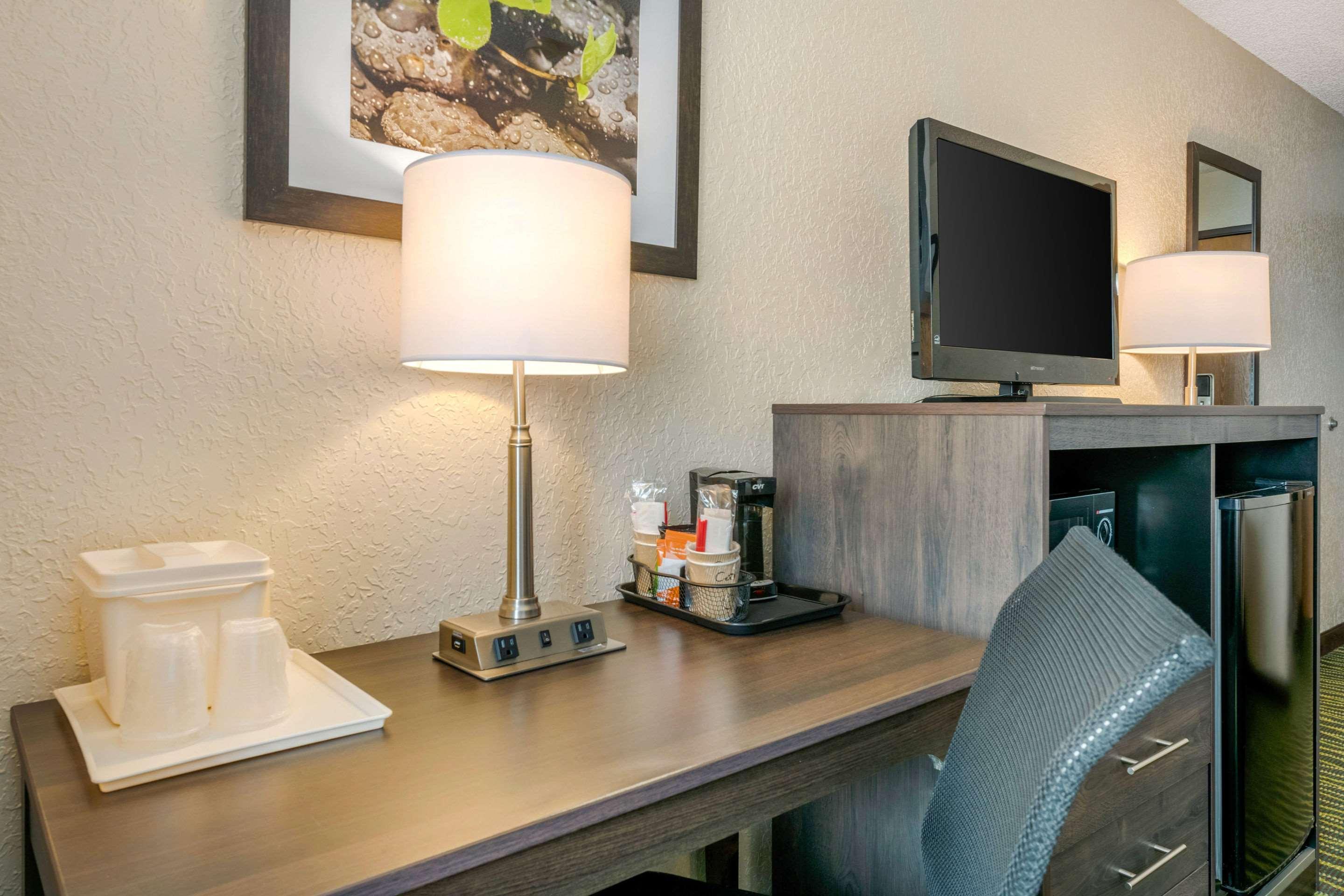 Quality Inn & Suites Leesburg Chain Of Lakes Exteriör bild