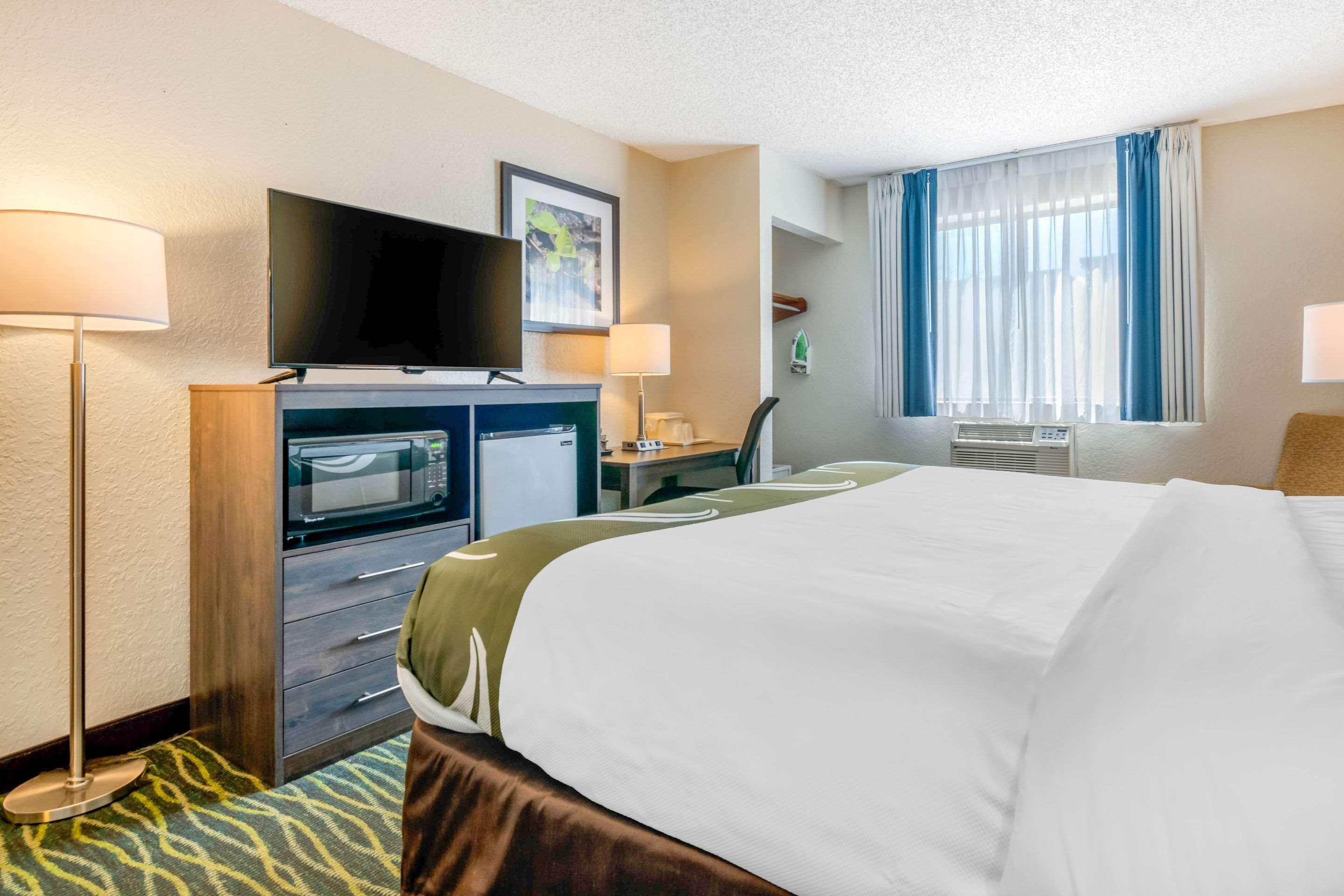 Quality Inn & Suites Leesburg Chain Of Lakes Exteriör bild