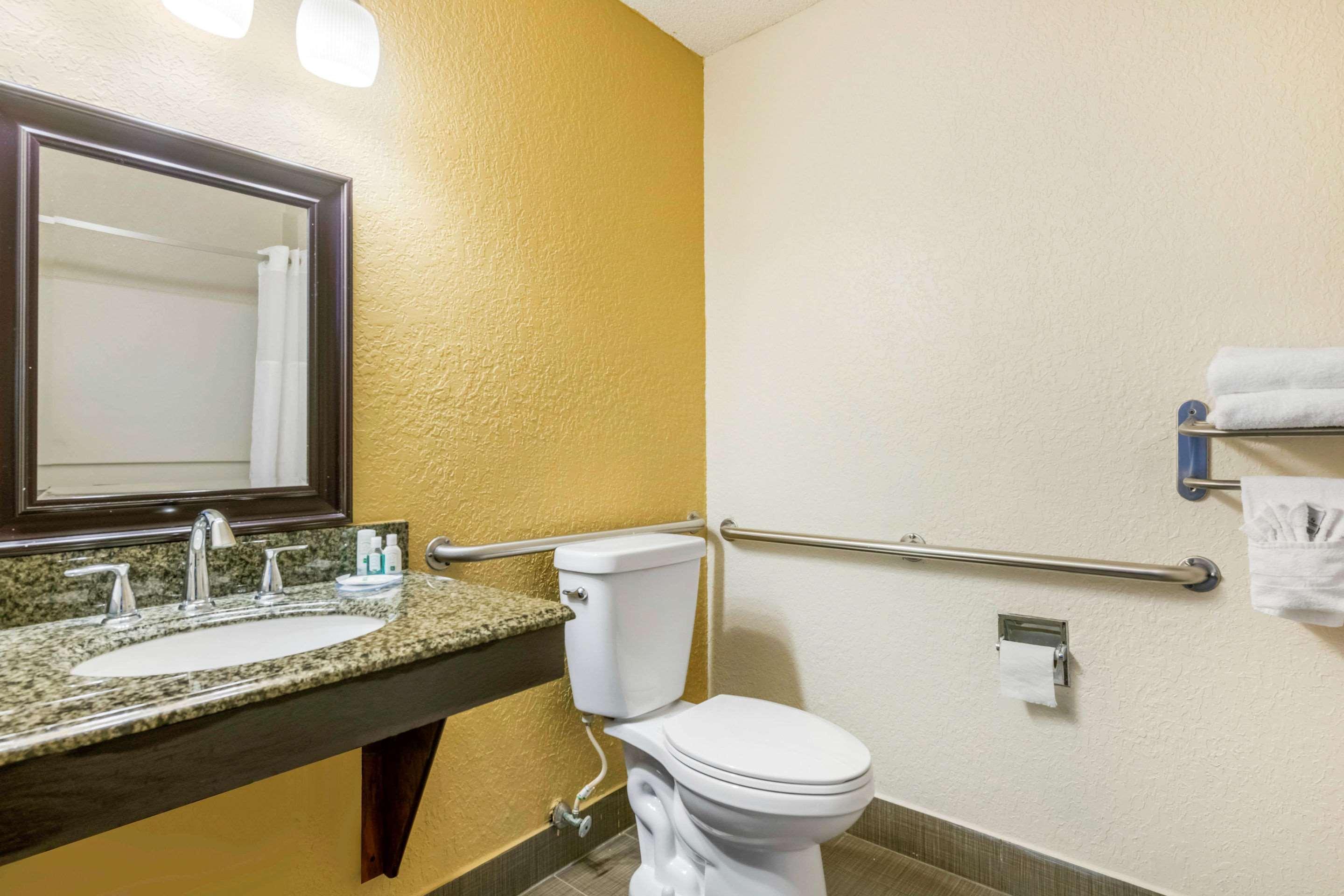 Quality Inn & Suites Leesburg Chain Of Lakes Exteriör bild