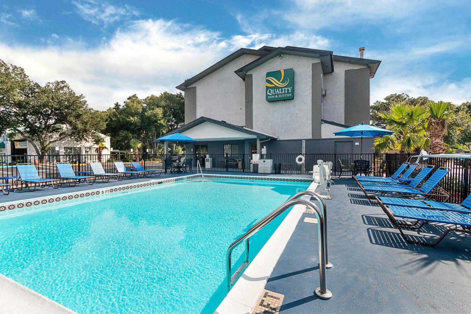 Quality Inn & Suites Leesburg Chain Of Lakes Exteriör bild